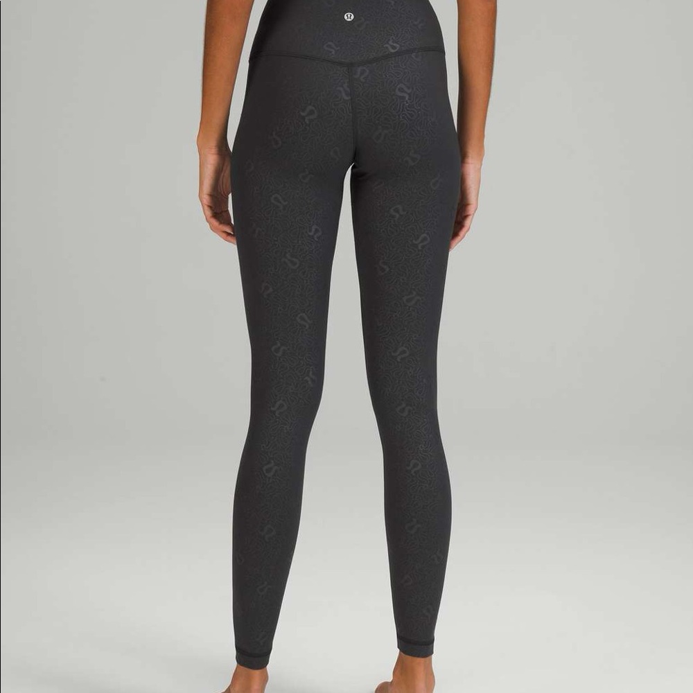 Lululemon Align Logo 25